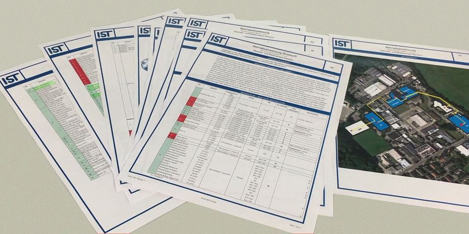 Ein Abschalt- und Wiederanlauf-Szenario listet sämtliche Tätigkeiten zum Herunter- und Wiederanfahren der Geschäftsprozesse bei Hochwasser auf Ein Abschalt- und Wiederanlauf-Szenario listet sämtliche Tätigkeiten zum Herunter- und Wiederanfahren der Geschäftsprozesse bei Hochwasser auf