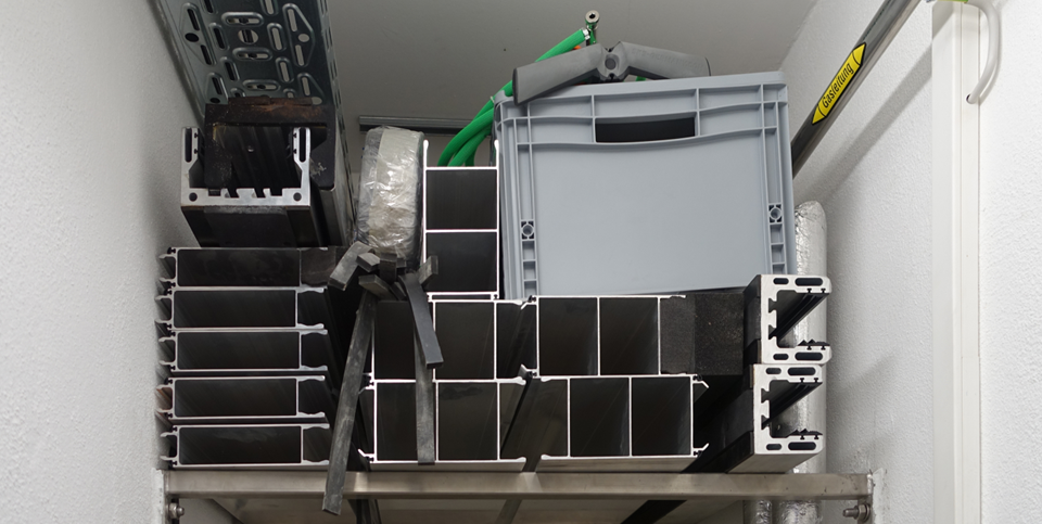 Eingelagerte Dammbalken